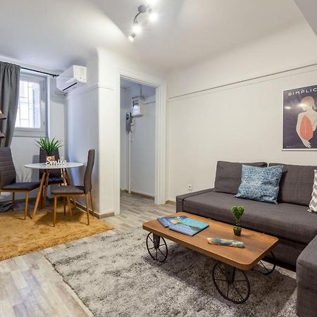 Central Apartment In The Heart Of Historic Center Афіни Екстер'єр фото