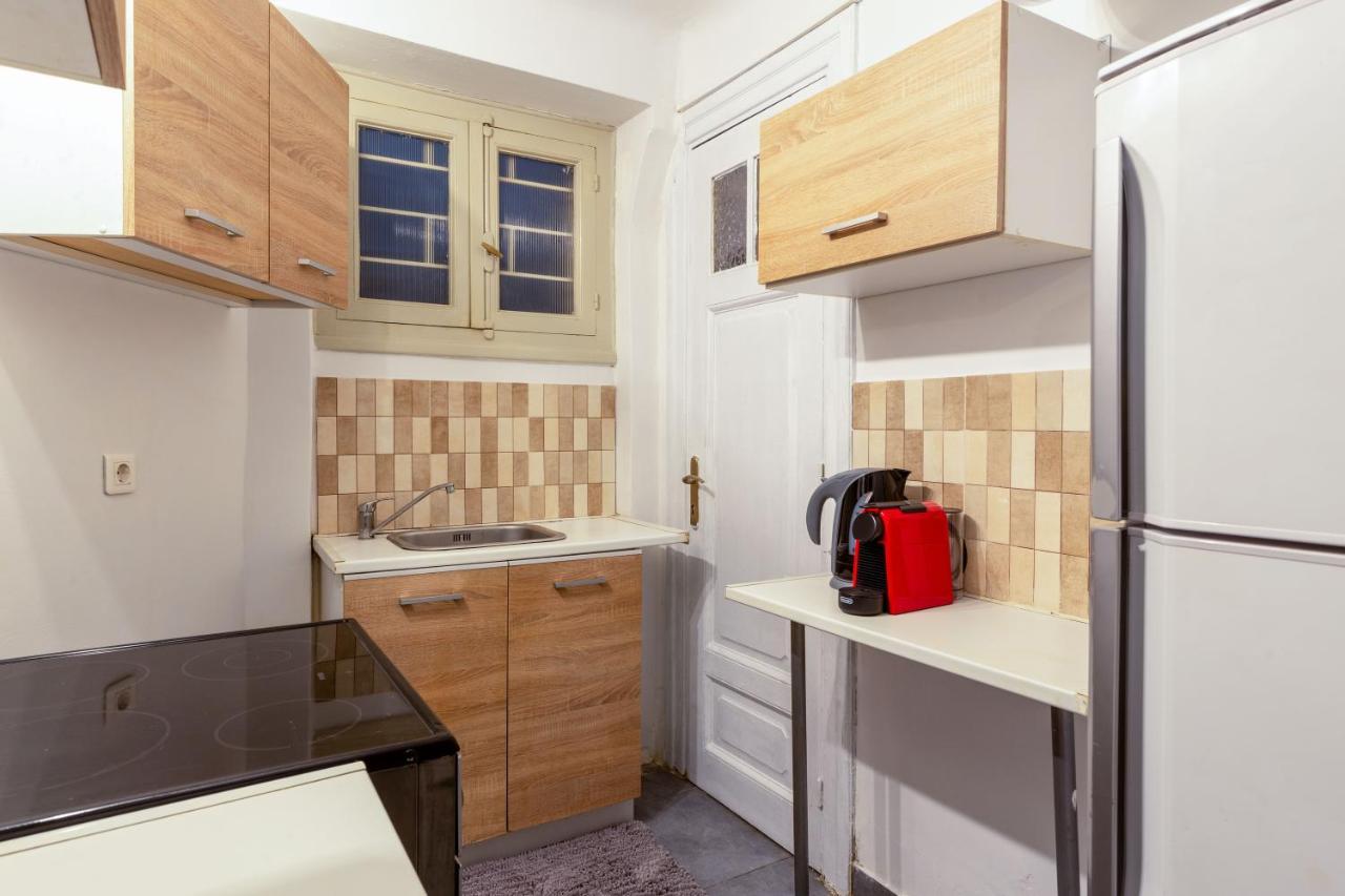 Central Apartment In The Heart Of Historic Center Афіни Екстер'єр фото