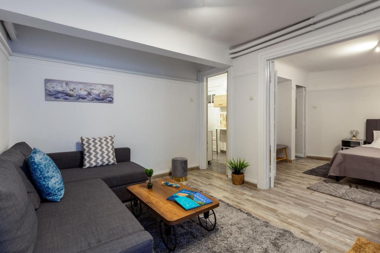 Central Apartment In The Heart Of Historic Center Афіни Екстер'єр фото